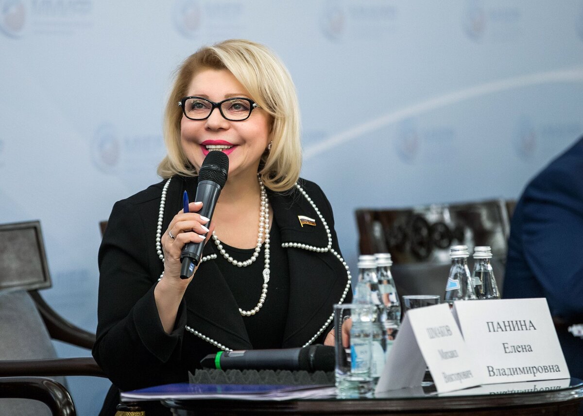 Елена Панина