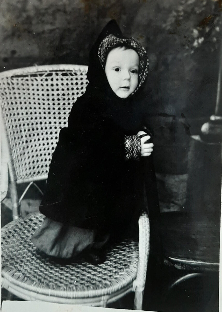 Антон. 7 октября 1952 г. На фото ему  1 год