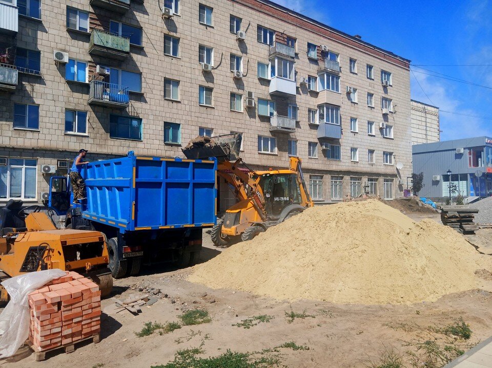     В Волгограде началась программа благоустройства дворов Эдуард Пальгунов