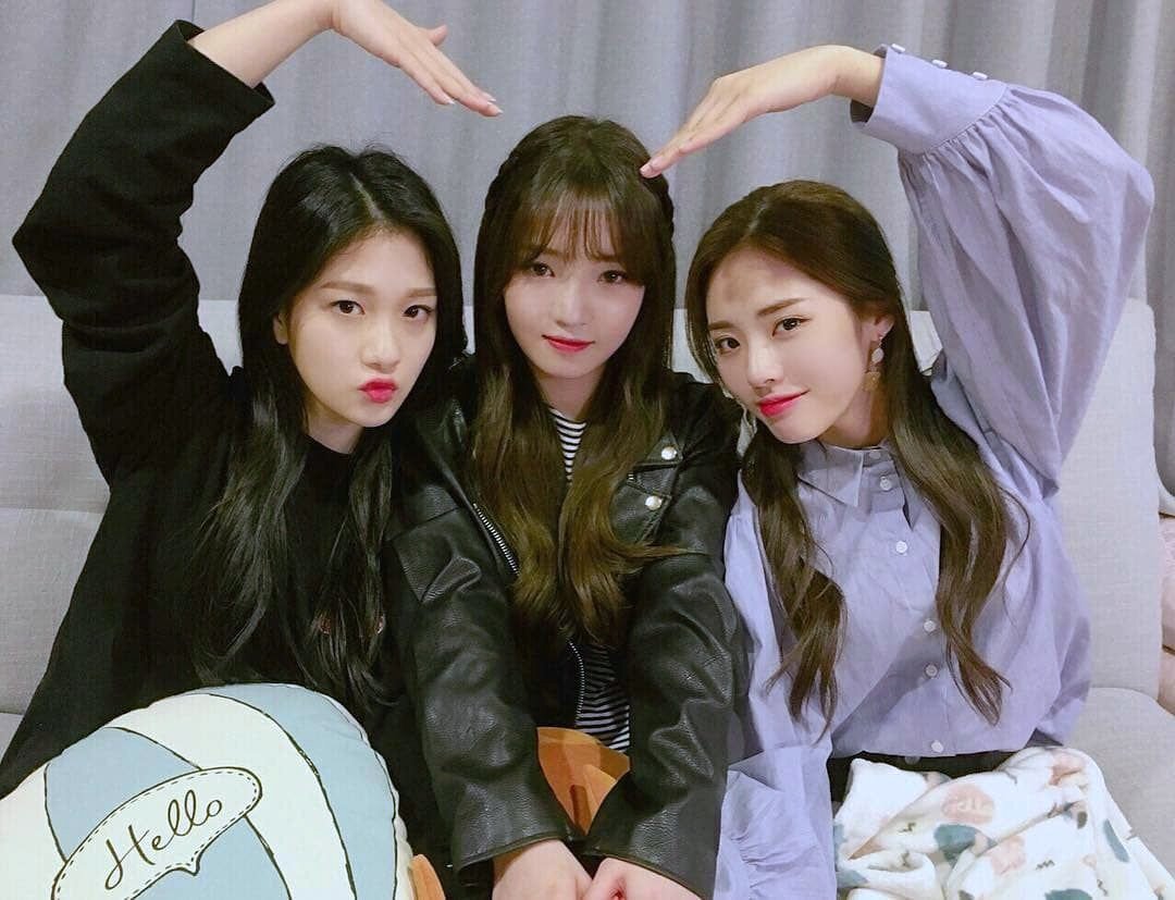 сестры ким корейская группа. три кореянки. три подруги кореянки. трое корейских парней. кореянки подруги.