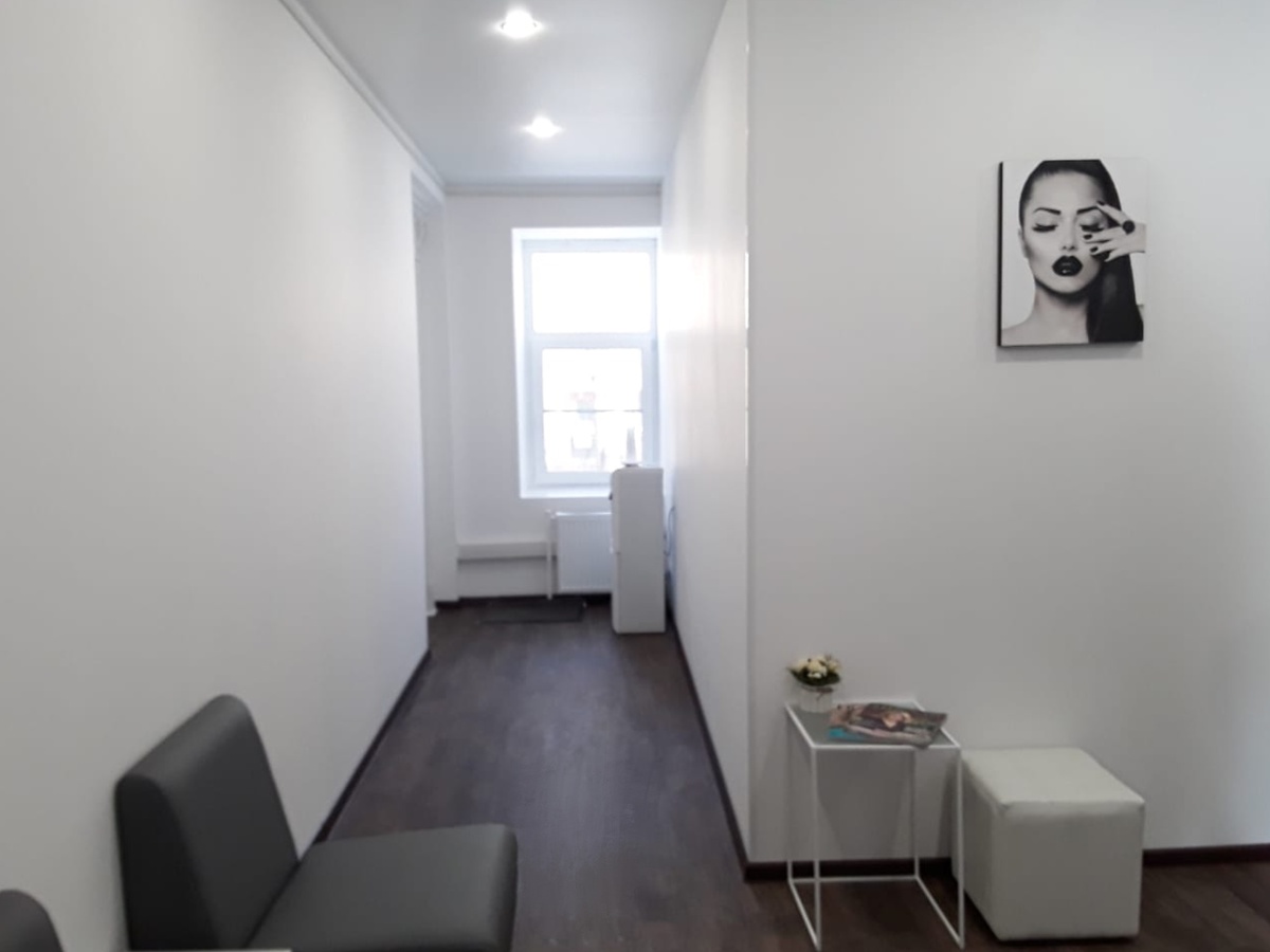 холл  клиники 