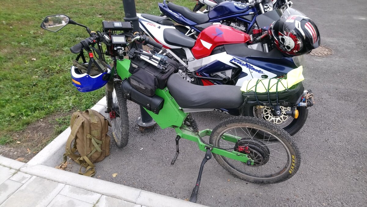 Полноприводный электробайк 2х2 "Кузнечик" с АКБ 48 в. (приводы МК 350+1500 ватт)