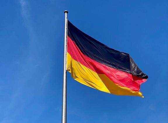    флаг Германии, unsplash.com/photos/ZgzVXppFQlc