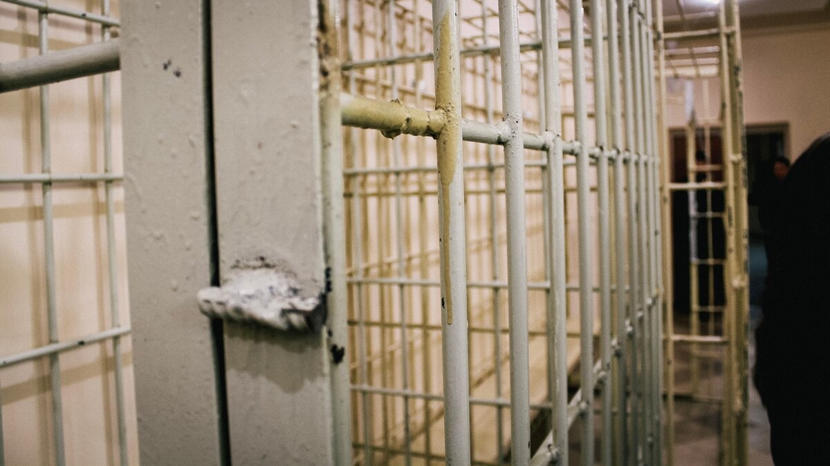     Житель Малой Пурги был признан виновным в убийстве своего знакомого и осужден к реальному лишению свободы.