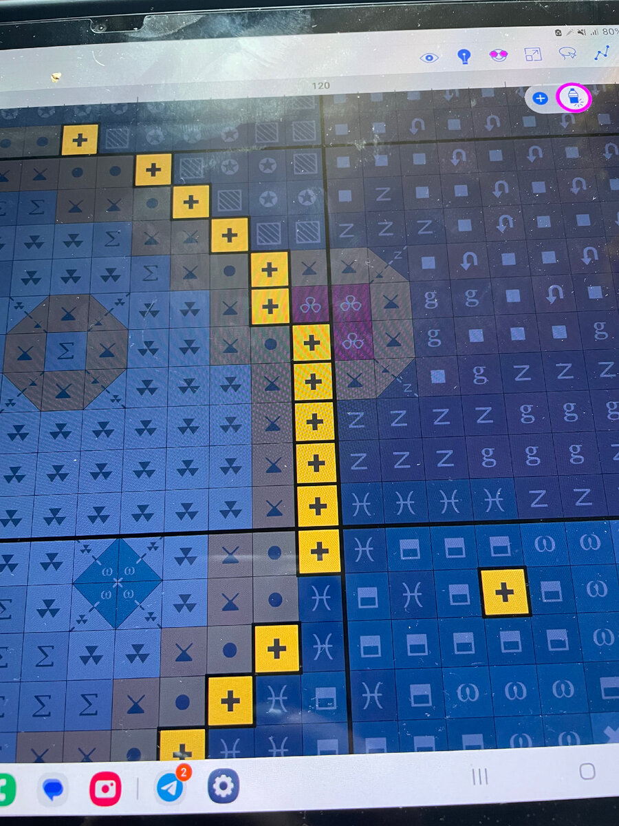 Выбрали желтый с крестиком