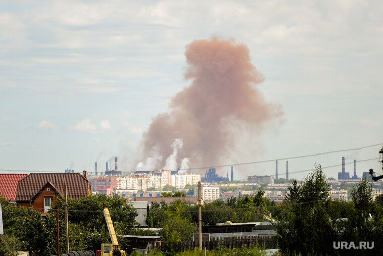    Дым от ЧМК распространился по нескольким районам