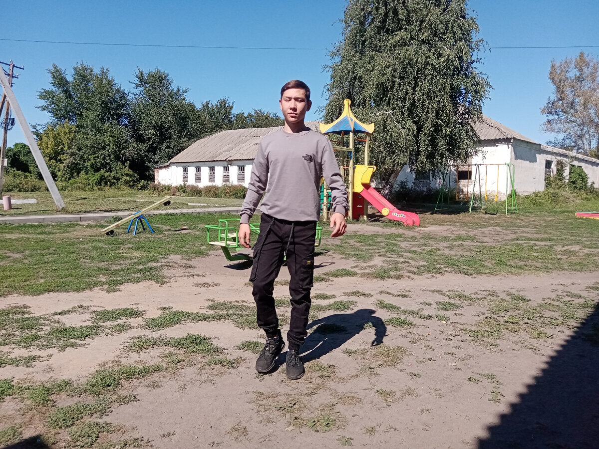 наш центр, площадка и бывшая школа