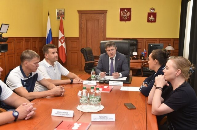    Губернатор Дмитрий Махонин принял решение поддерживать клуб. Фото: УЗПМ