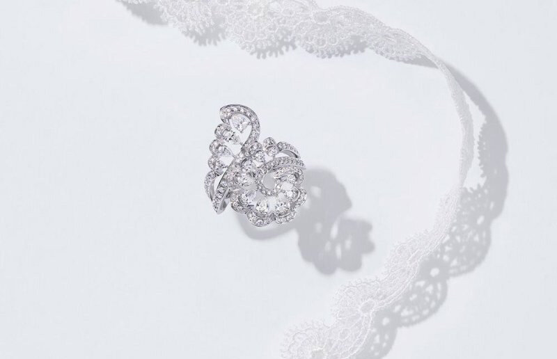 Кольцо Chopard Precious Lace Vague из белого золота с бриллиантами