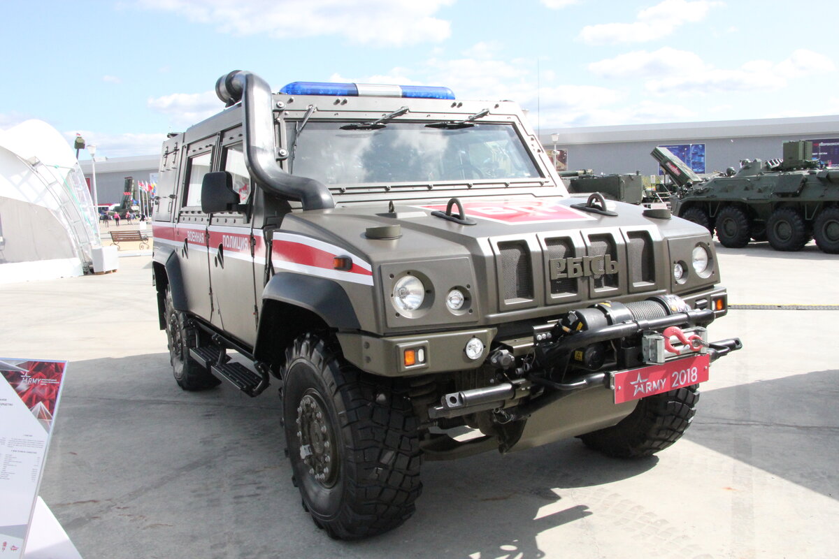 Бронеавтомобиль LMV m65 Рысь