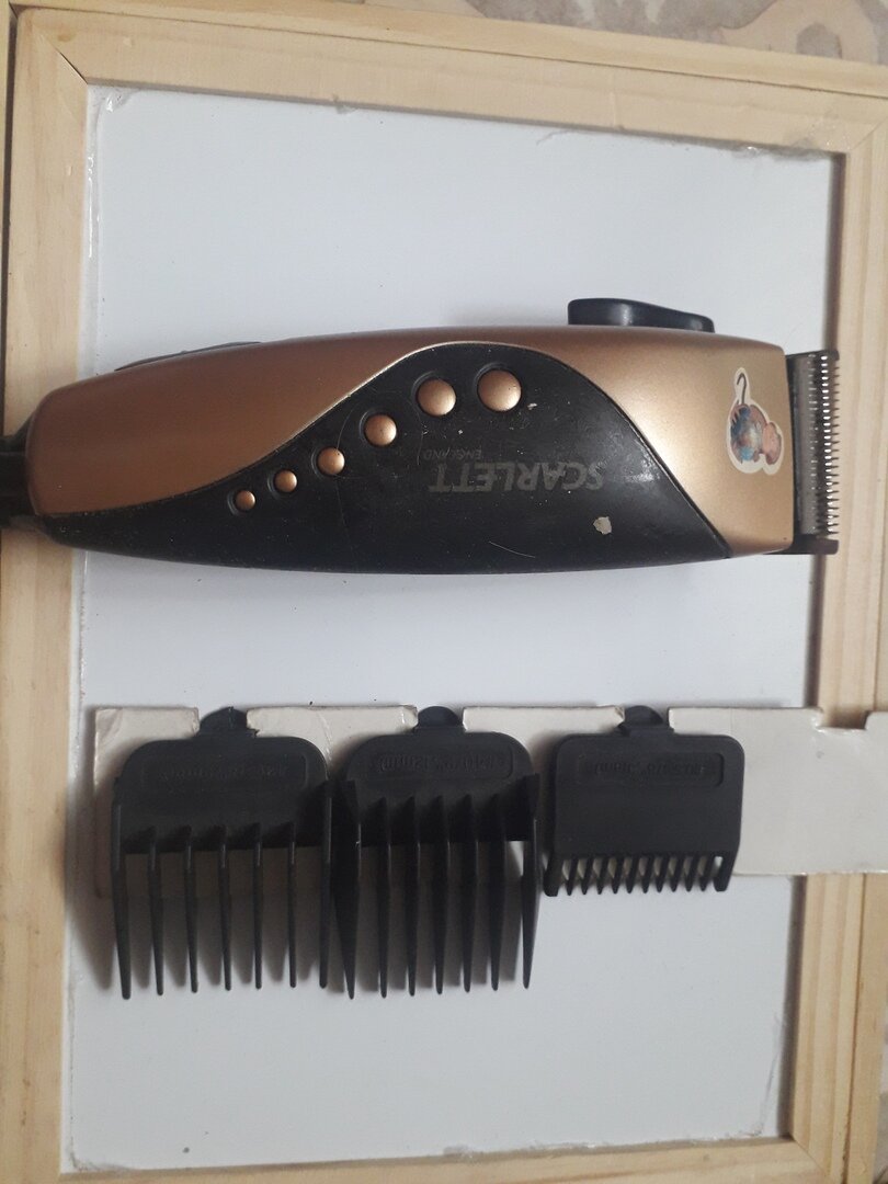 У неё был отрезан шнур. В последствии я его припаял и она оказалась полностью рабочей.