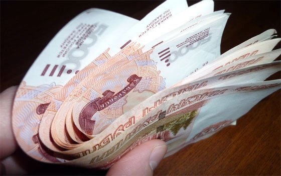 Многие источники из интернета называют сумму средней заработной платы около 40 тыс. рублей в месяц (чистыми, т.е. с учетом всех налоговых вычетов). Мы рассматриваем обычного рабочего приехавшего из другого города, на примере которого мы будем рассчитывать сколько и на что будет он тратить.