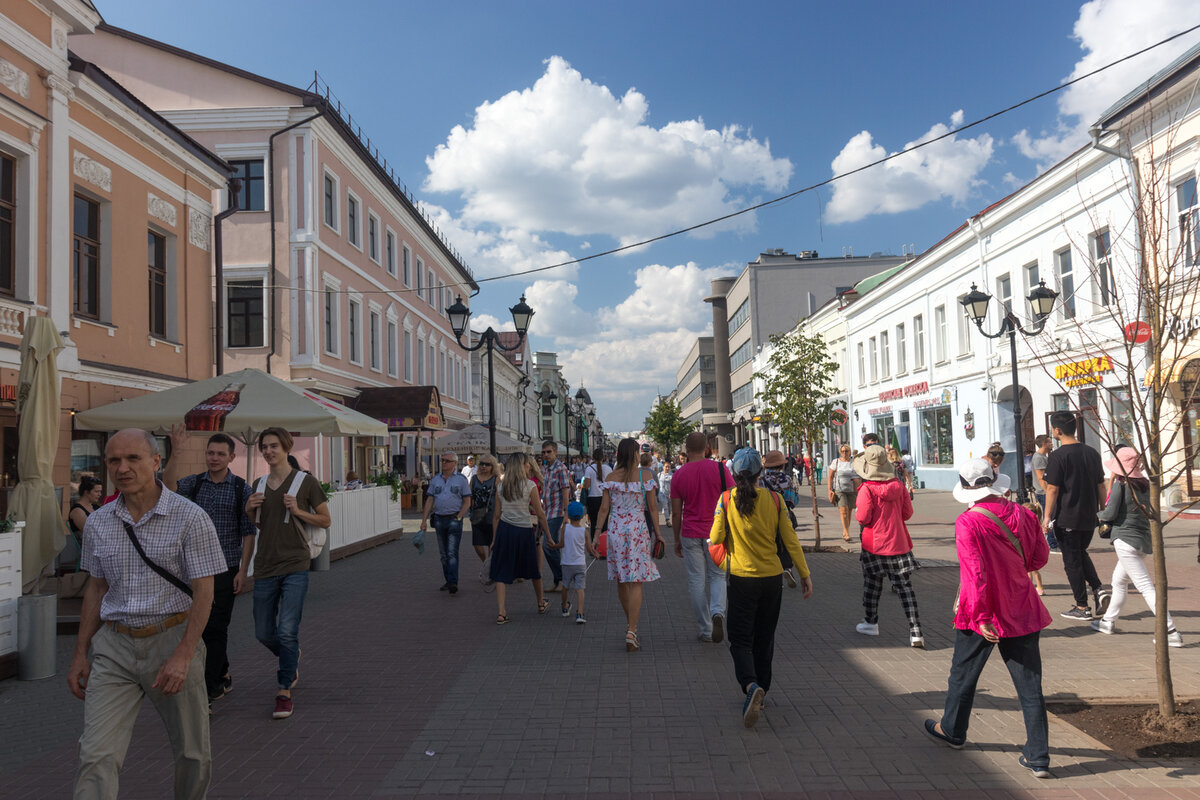 Совершая прогулку по улице баумана в казани