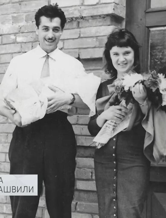   Две гениальные актрисы, две  красивые  женщины -  Людмила  Гурченко и Нонна Мордюкова, каждая, в свое время, были замужем за красавцем Борисом Андроникашвили .-3