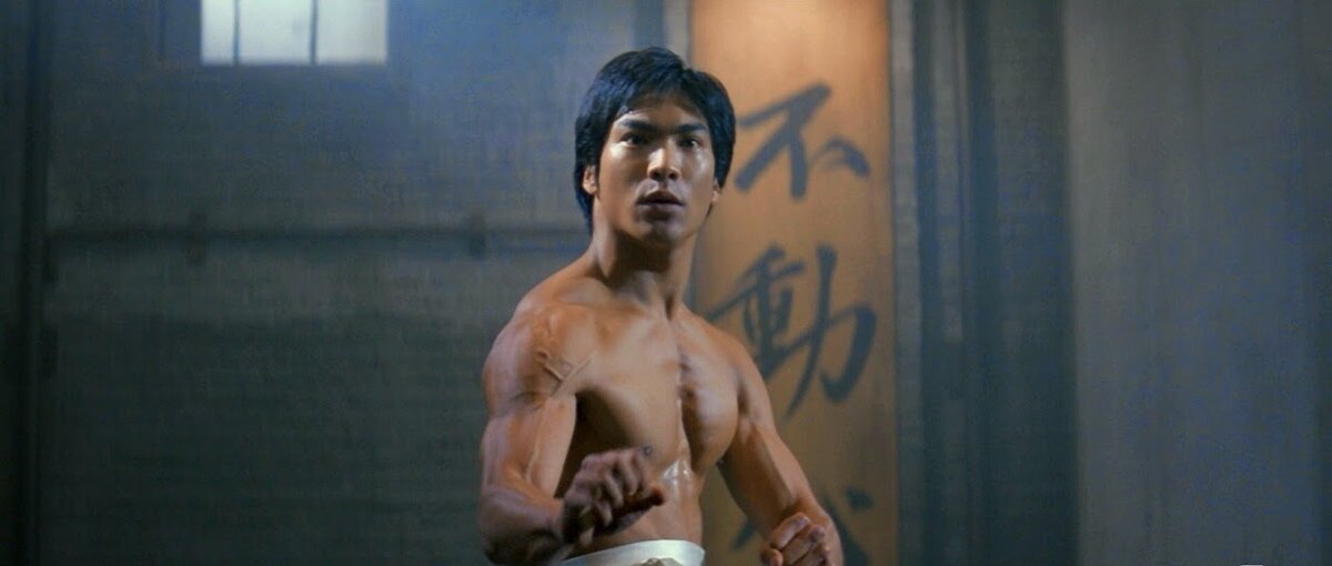 Фильм был основа на воспоминаниях жены Брюса Ли... Источник иллюстрации: http://1.bp.blogspot.com