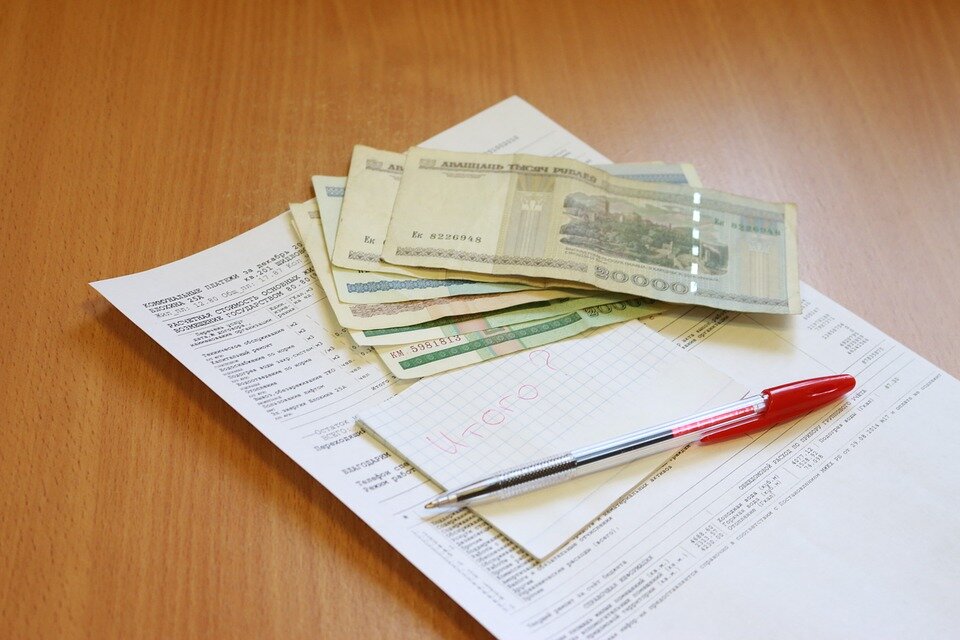 Оплата коммунальных услуг. Источник фото - pixabay.com