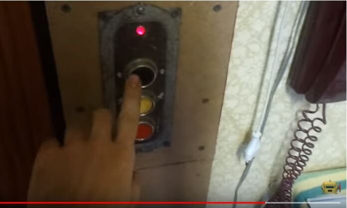 Скриншот видео цитируется по  https://youtu.be/kMVpF6GYurc Автор Будни лифтовика 