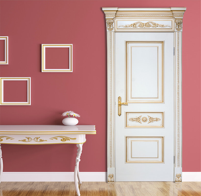 Классические двери с открытыми петлями