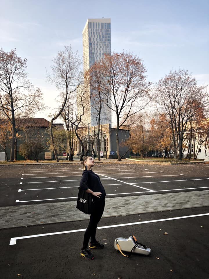 Маша Арт перед студией «Мосфильм» в день окончания записи альбома, октябрь 2018