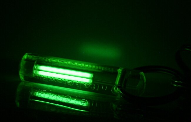 Тритиевый брелок | https://commons.wikimedia.org/wiki/File:Glowring2.jpg