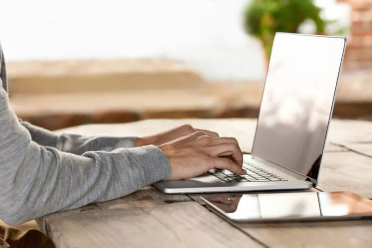 РЕАЛЬНАЯ ИСТОРИЯ ИЗ ЖИЗНИ О ТОМ, КАК ПОЛЕЗНО ИНОГДА ПРОСМАТРИВАТЬ СТРАНИЧКУ МУЖА В СОЦСЕТЯХ, И, КАК ПРОСТАЯ ПЕРЕПИСКА СПОСОБНА РАЗРУШИТЬ СЕМЬЮ. 