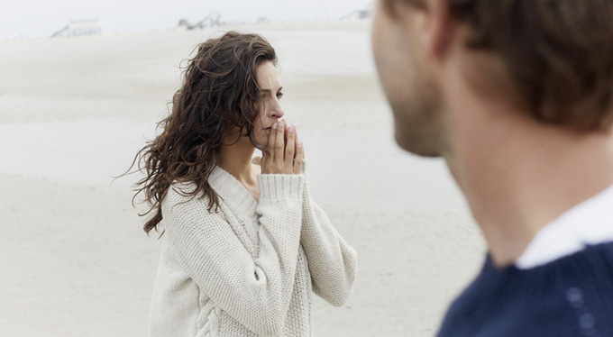 Как известно, человек — существо социальное. Огромное влияние на формирование личности оказывает окружение. Но отношения с другими людьми развиваются по разным сценариям: одни помогают раскрыться, другие заставляют скрывать свое истинное лицо. Что отличает зависимые отношения и можно ли превратить их в здоровые?Максим Пестов Все статьиМужчина и женщина  Кризис отношений 