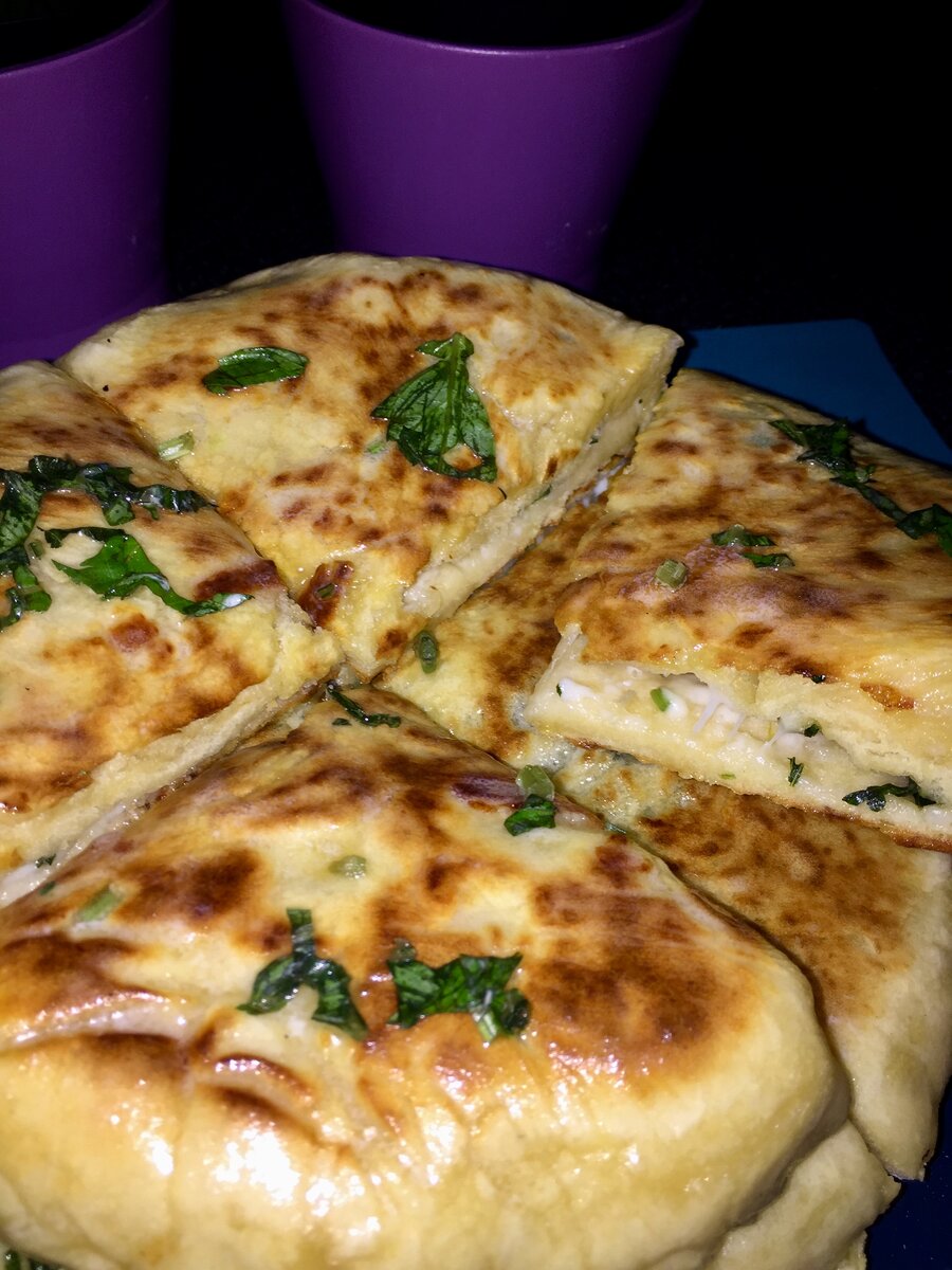 Лепешка с сыром Сулугуни