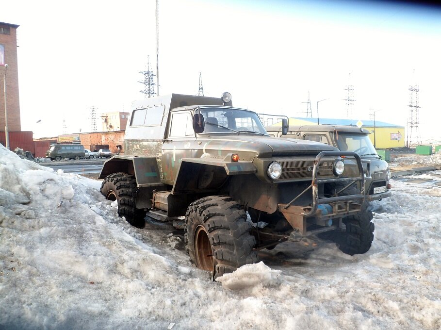 ВЕЗДЕХОД ИЗ СТАРОГО МОСКВИЧА?