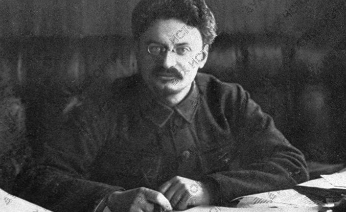 Троцкий( Бронштейн) Лев Давыдович