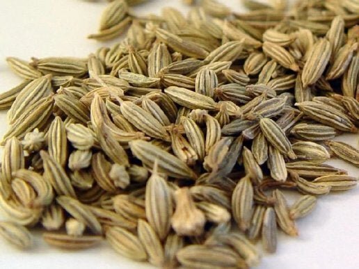 Семена фенхеля значительно улучшают процессы пищеварения, а также обладают сильными противовоспалительными свойствами.-2
