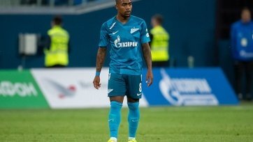 Фото: fc-zenit.ru1. В российской Премьер-лиге после 4-го тура не осталось команд, не терявших очки. «Зенит» в дебютном матче Малкома был очень близок к поражению, но сумел уйти от него в игре с «Краснодаром» благодаря голу Дзюбы в компенсированное время.
