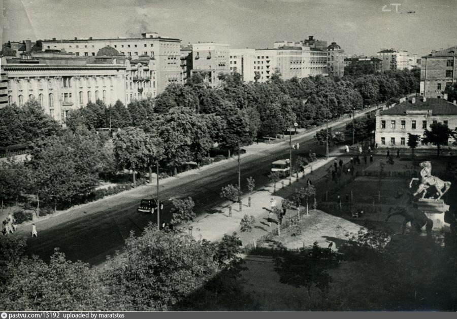 Ленинградское шоссе, 1940 г. Вид в сторону Беговой аллеи, улицы Правды, бывшего ресторана "Яр". Автор Антон Величко.