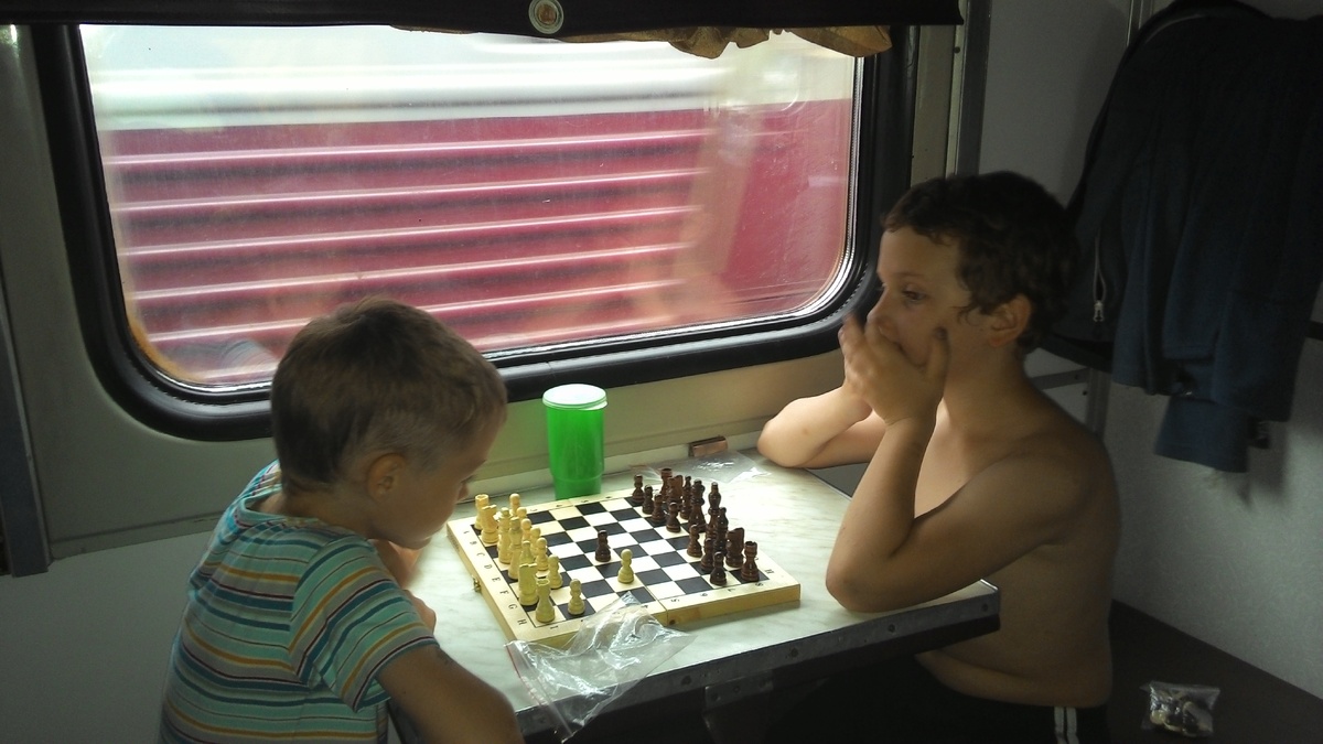 Менялись попутчики - менялись игры))