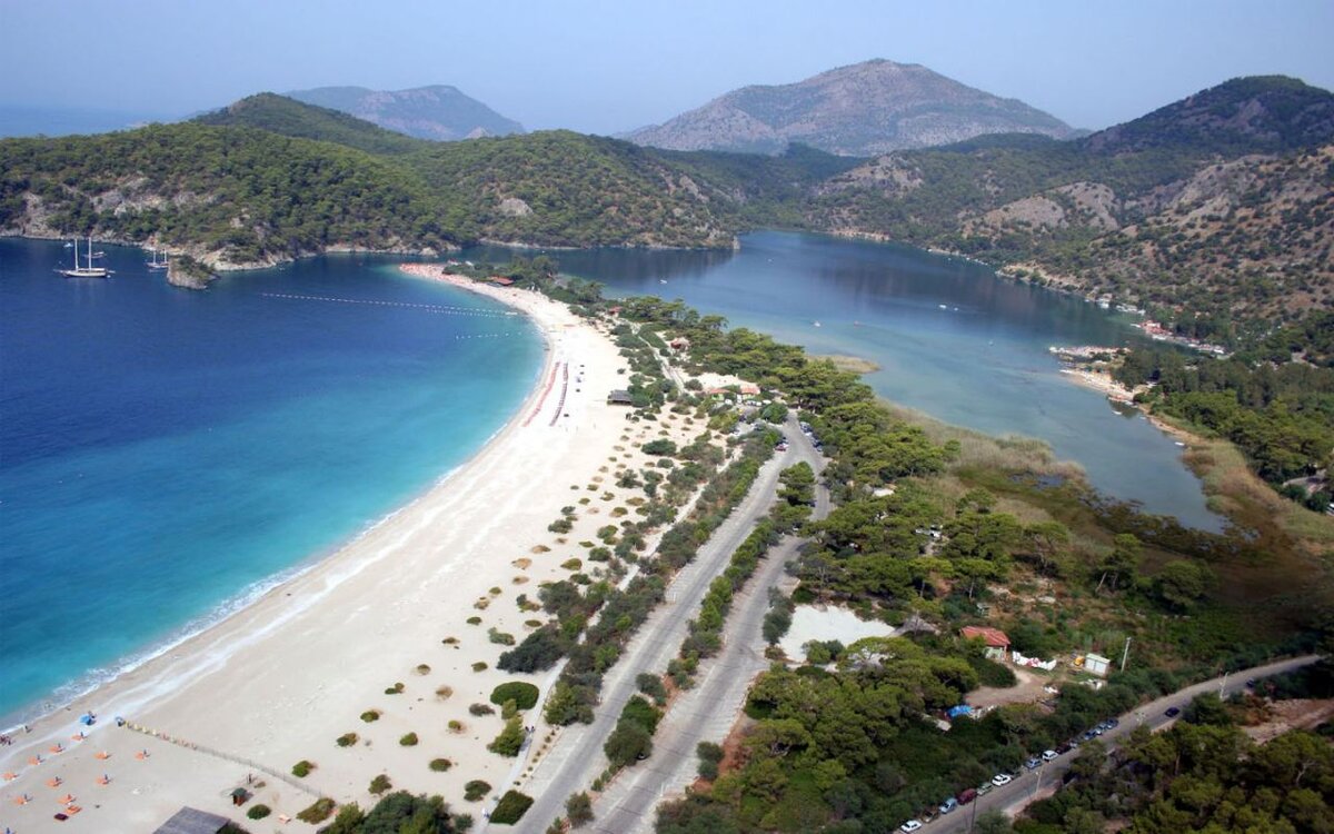 Очаровательный пляж. Вас не хватает...