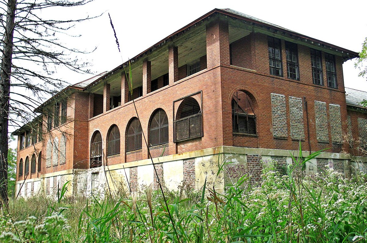 Афинская лечебница, та самая.
