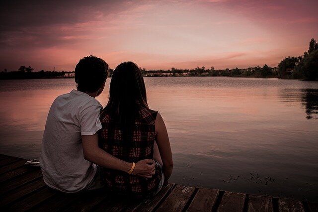 https://pixabay.com/photos/couple-love-romance-1209790/