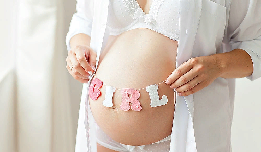 желание на беременность и рождение ребенка. фотосессия беременных. открытка будущей маме. беременные женщины. беременность.