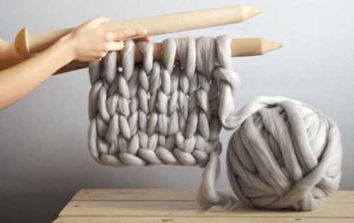 Как выбрать объемную пряжу для вязания пледа и других вещей