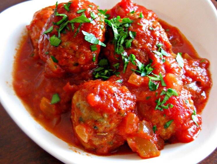  Как приготовить вкусные тефтели с рисом?