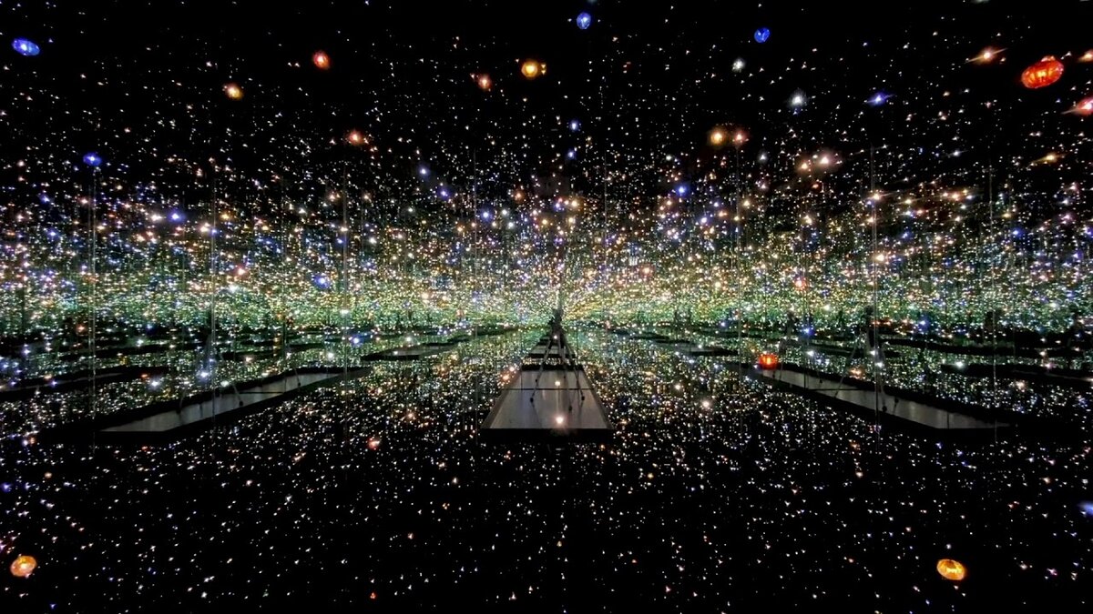 Яёи Кусама и Женева Скин, «Infinite Drone», 2020.