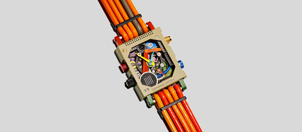 Garbage Watch. Фото: https://www.vollebak.com/product/garbage-watch/