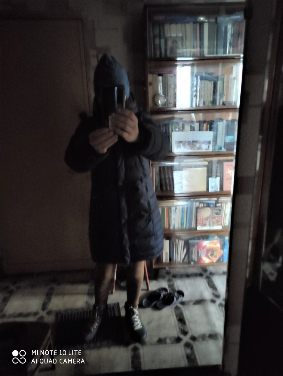 Оделась под ботинки