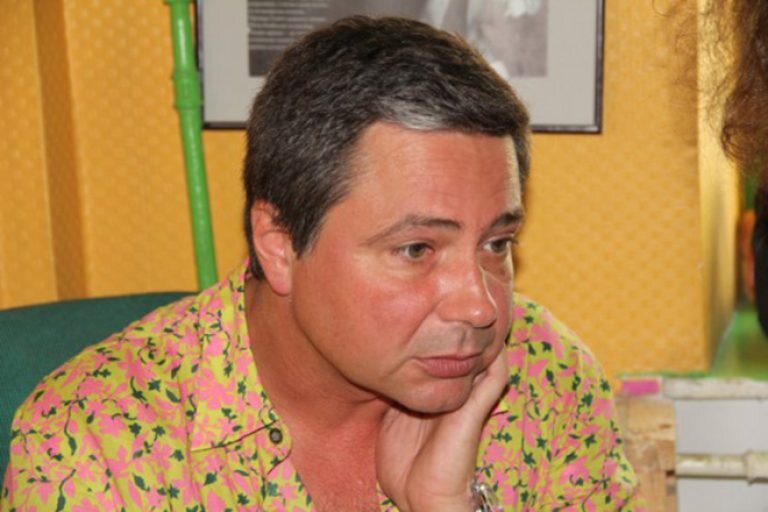 Владимир асимов биография личная жизнь