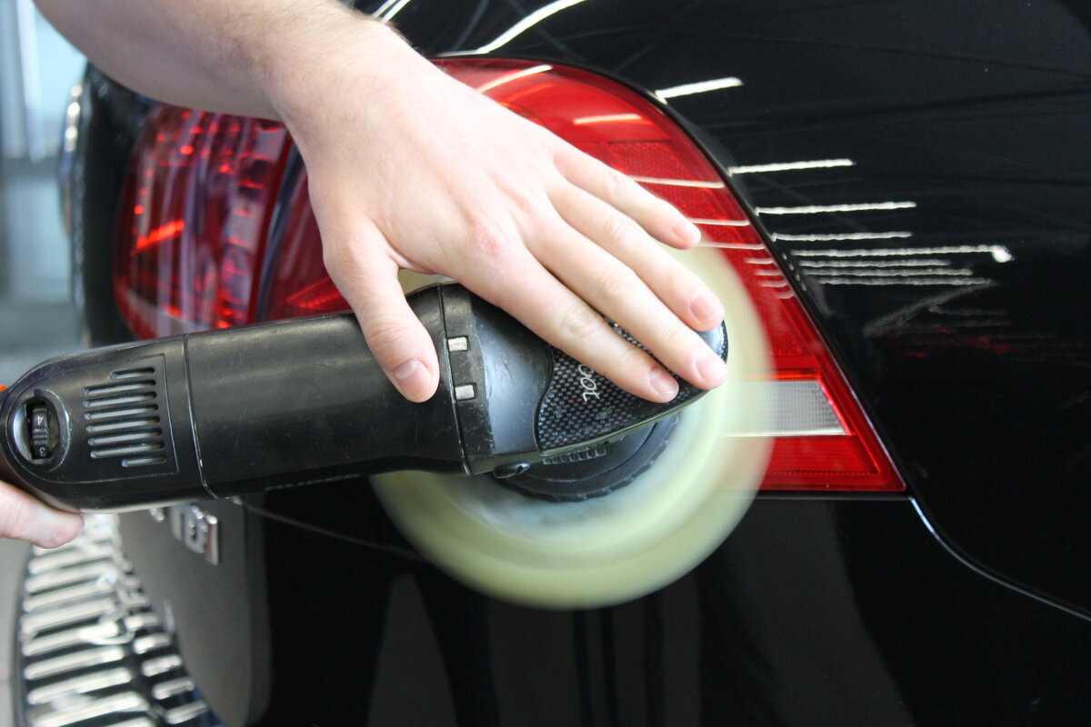 Процесс полировки фар