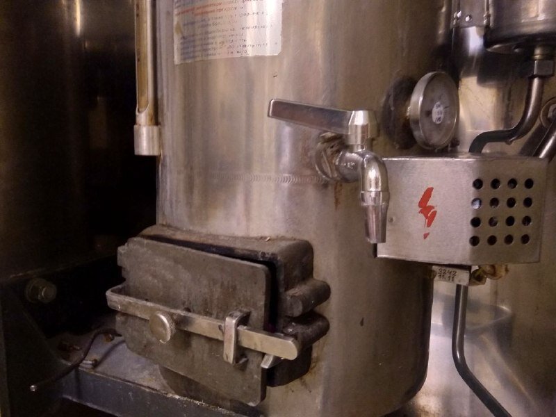 А за заслонкой прячется настоящий огонь.