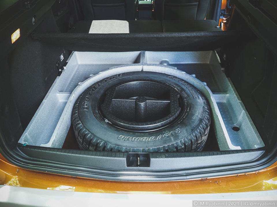 Организуем спальное место в багажнике нового Renault Duster. Если бы не показали, сам бы не додумался7