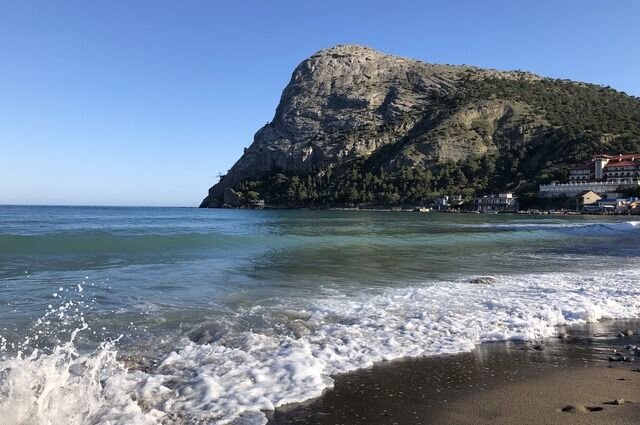 Залив. Южный берег Крыма. Фото с сайта www.krym.aif.ru