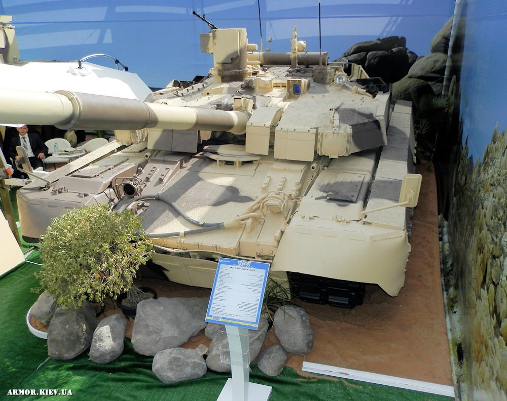 Основной танк БМ «Оплот» на выставке IDEX 2013