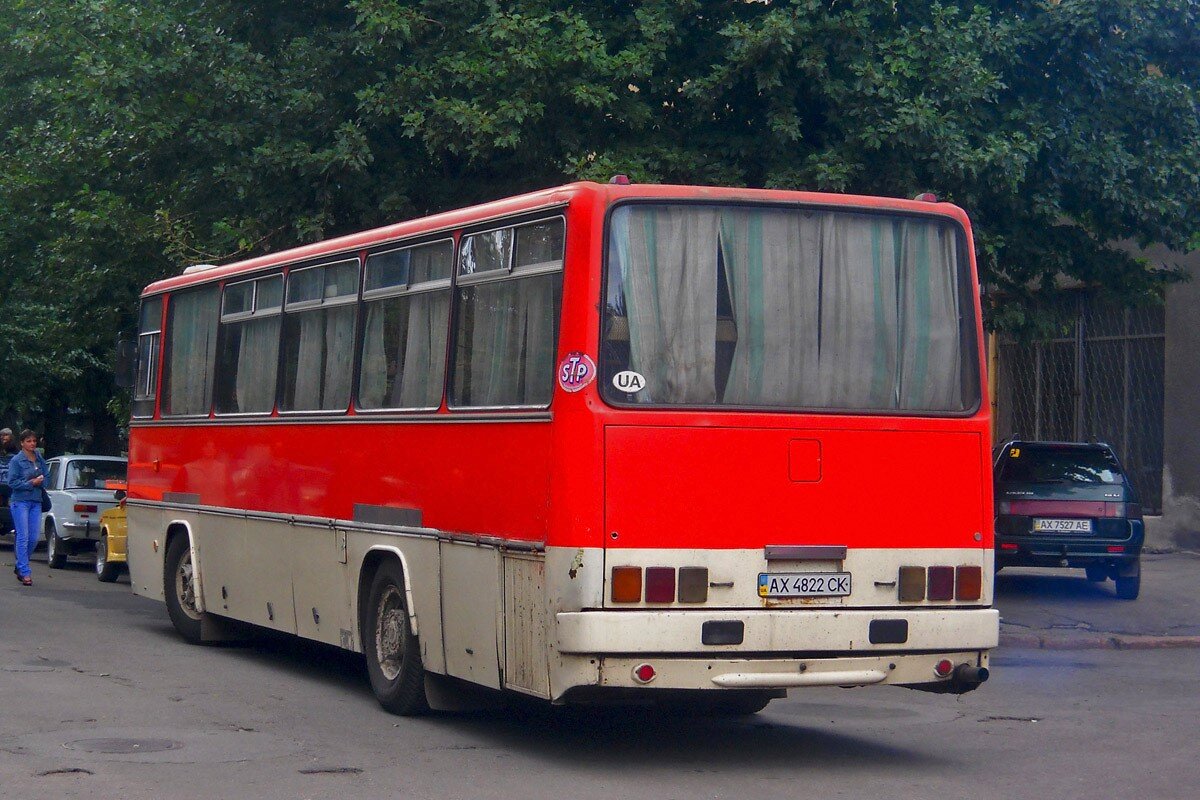 Ikarus-256 сзади. Источник фото: fotobus.msk.ru