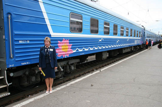 Поезд брянск ржд. Проводник поездов Полярная стрела. Проводник РЖД Уфа. ФПК Приволжский поезд. Поезд Москва Пенза, проводники.